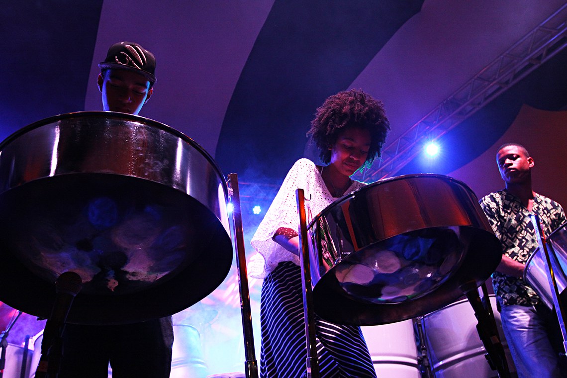 foto-da-orquestra-de-tambores-de-aco-8197f.jpg