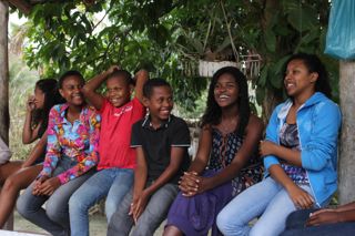 Quilombolas da família Laudencio, na roda de conversa no quilombo Divino Espírito Santo.