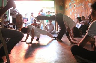 beco-201521-ecofeira-capoeira-webert-02